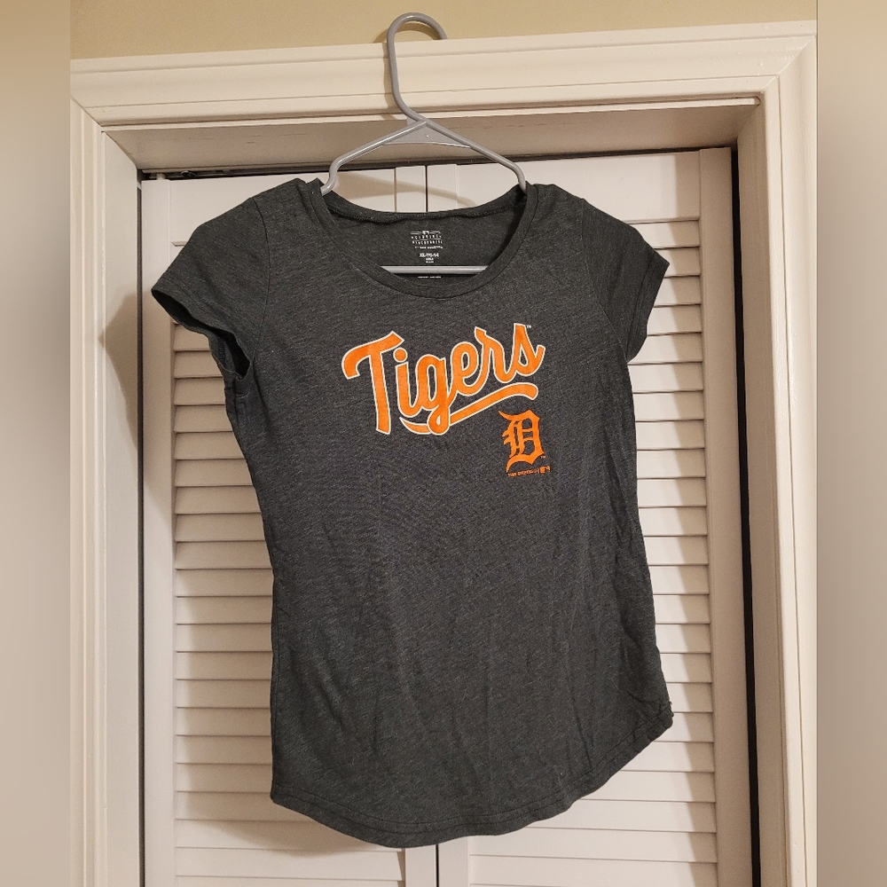 Tigers Baseball Genuine Merchandise Gray and Orange Short Sleeve Tee